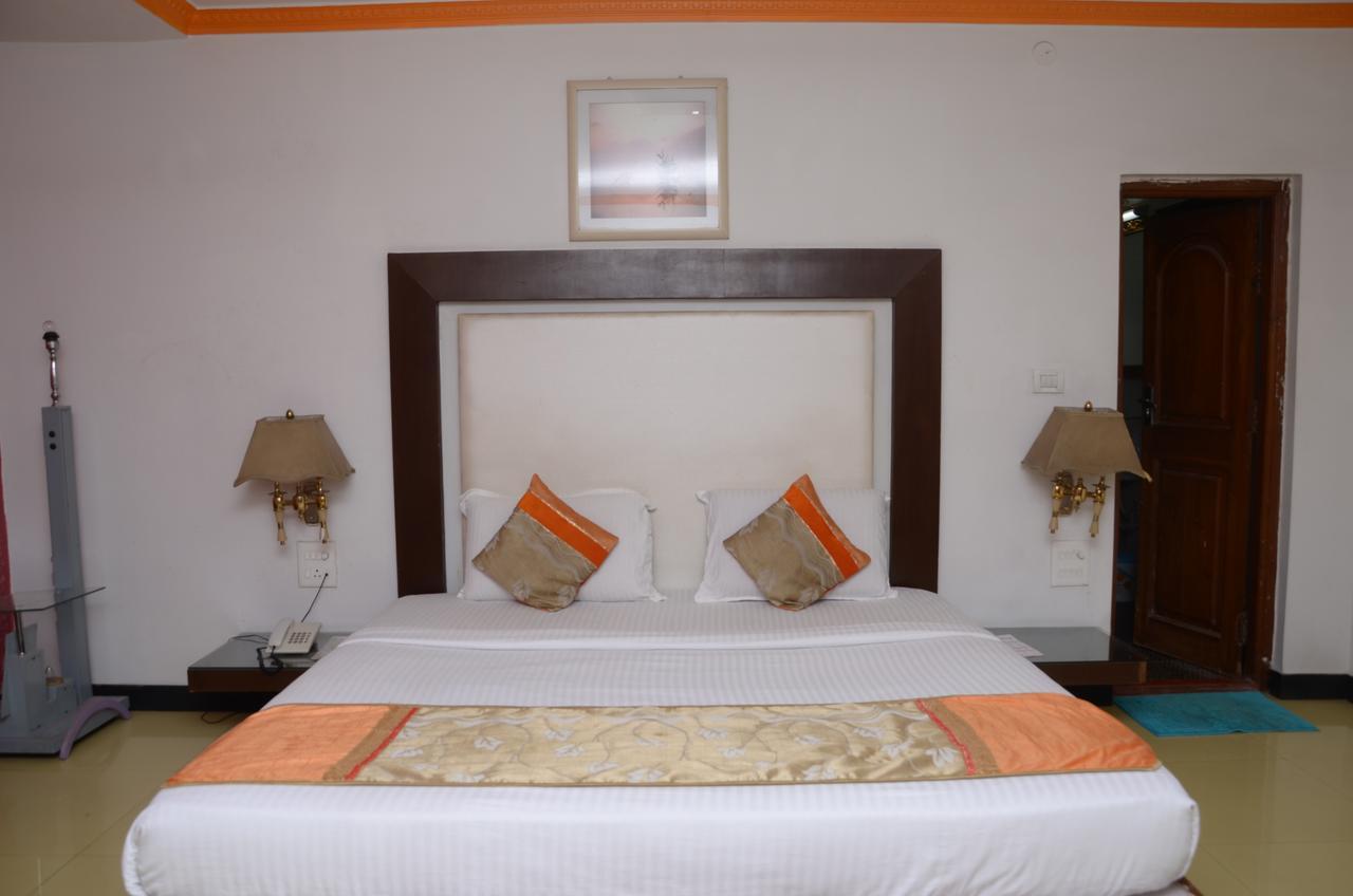 Hotel Rahul Deluxe 那格浦尔 外观 照片